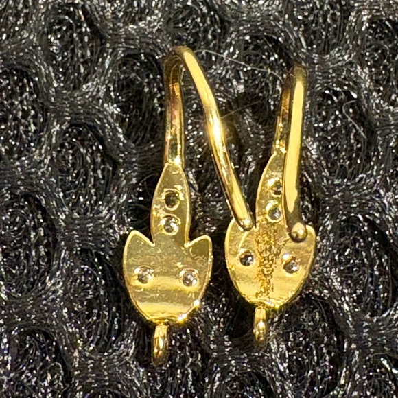 18k Gold Plated Cubic Zirconia Leaf Dangle
Earrings - Picture 5 of 7